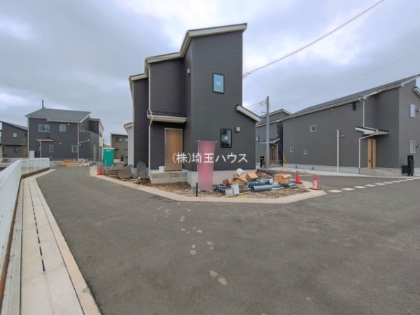 草加市苗塚町　第１期　新築戸建て　全１６棟