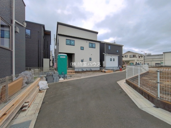草加市苗塚町　第１期　新築戸建て　全１６棟