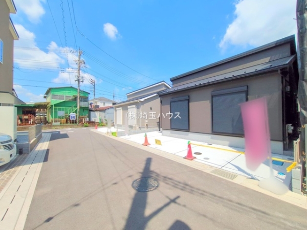 草加市苗塚町　第１期　新築戸建て　全１６棟