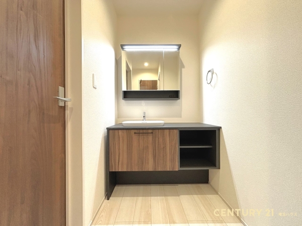 八潮市緑町第7　新築戸建て　全3棟