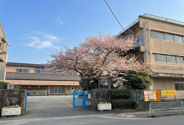 エクレール南越谷(越谷市立南越谷小学校)
