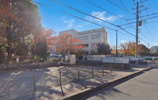 エクレール南越谷(越谷市立富士中学校)