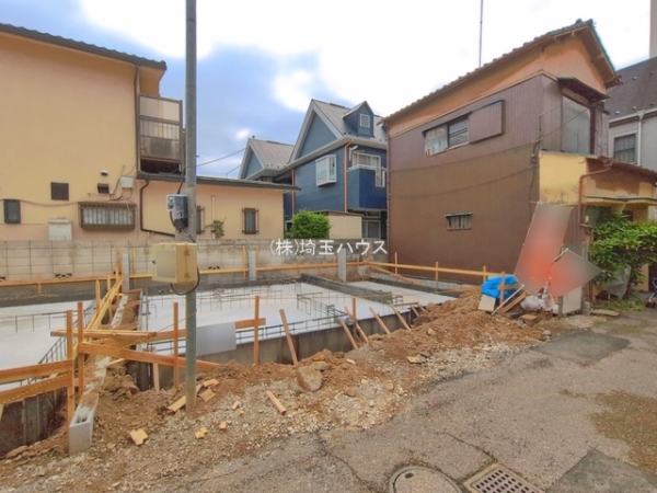 川口市西青木404　新築戸建て　全2棟