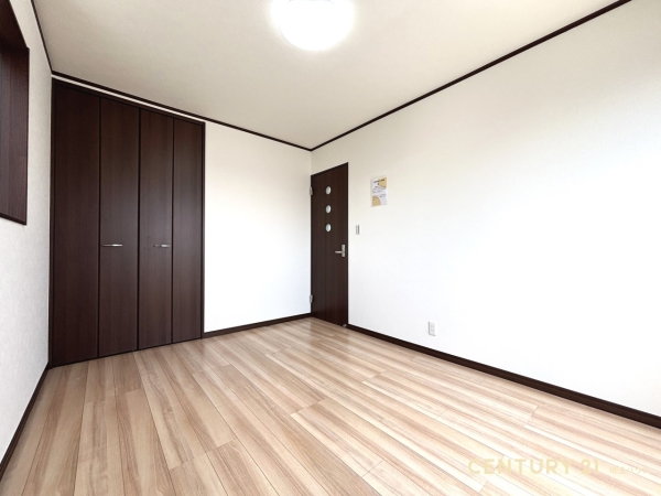 草加市新里町の中古一戸建て