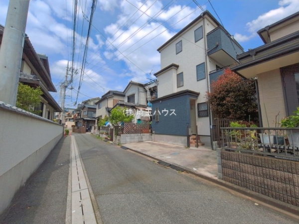 草加市新里町の中古一戸建て