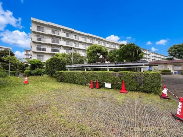 東鷲宮ニュータウン公園通り３－８号棟
