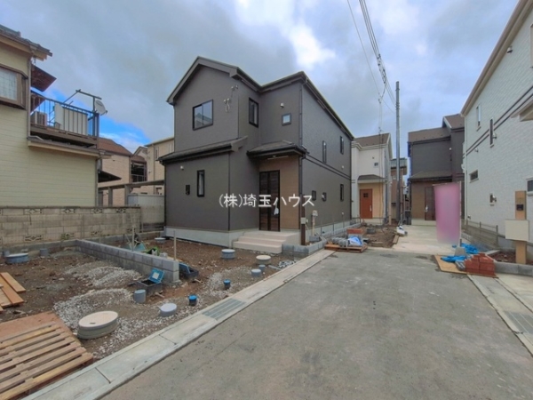 春日部市一ノ割1丁目497番　新築戸建て　全8棟