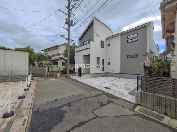 草加市新里町　新築戸建て　全2棟