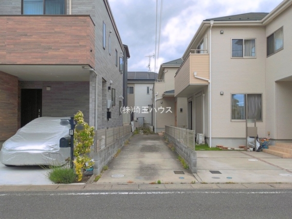 草加市稲荷４丁目の中古一戸建て