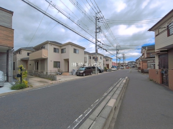 草加市稲荷４丁目の中古一戸建て