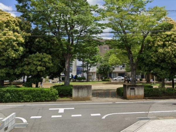 レクセルプラッツァせんげん台弐番館(千間台第一公園)