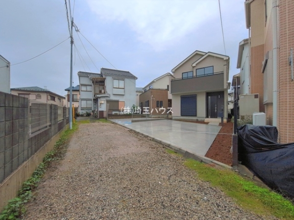 草加市苗塚町97番12　新築戸建て　全2棟