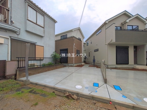 草加市苗塚町97番12　新築戸建て　全2棟