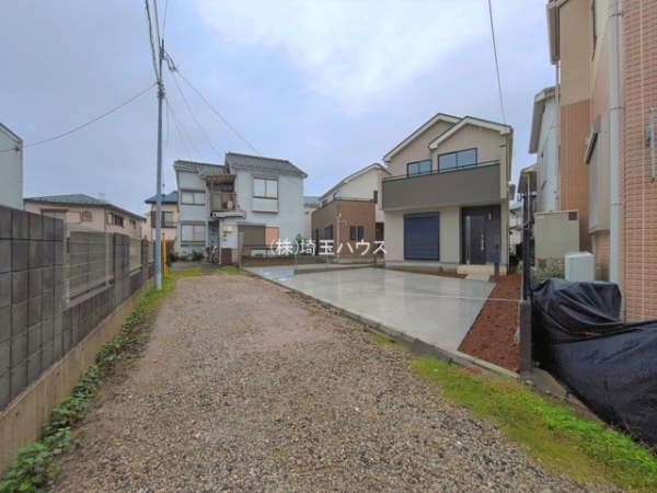 草加市苗塚町97番12　新築戸建て　全2棟