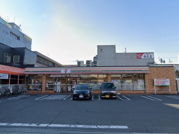 レーベンハイム吉川弐番館(セブンイレブン吉川駅北口店)