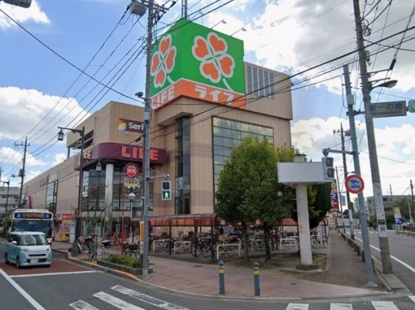 ライオンズヴィアーレ竹の塚(ライフ竹の塚店)