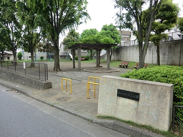 ルイシャトレ鶴ケ峰(今宿東町第二公園)
