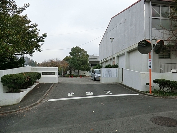 横浜市旭区今宿南町新築分譲住宅全2棟　1号棟(横浜市立今宿南小学校)