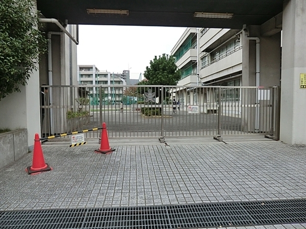 プラウド横浜岡野公園(横浜市立岡野中学校)