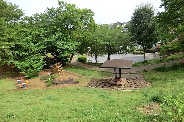 保土ヶ谷区鎌谷町 全3棟C号棟(鎌谷町公園)