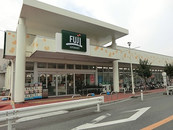 横浜市鶴見区馬場５丁目の土地(フジスーパー馬場店)