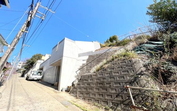 横浜市保土ケ谷区岩崎町の土地(前面道路含む現地写真)