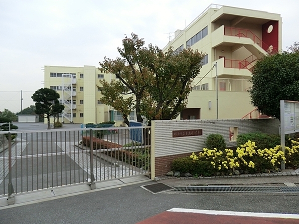 ライオンズマンション中山ガーデンA棟(横浜市立上山小学校)