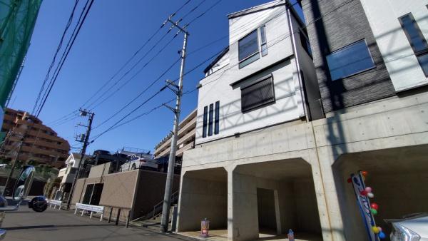 神奈川区沢渡　全２棟１号棟