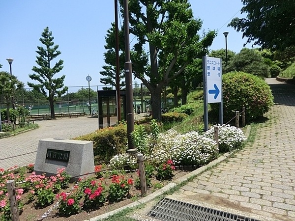 磯子区岡村4丁目　全1棟(岡村公園)
