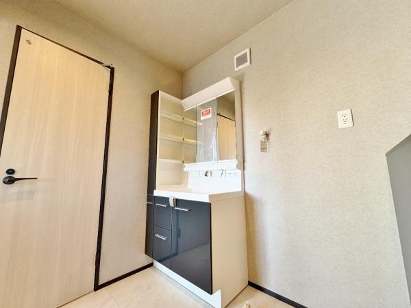 磯子区岡村4丁目　全1棟