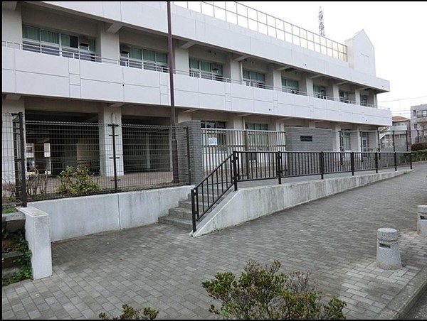 西区東久保町(横浜市立岩井原中学校)