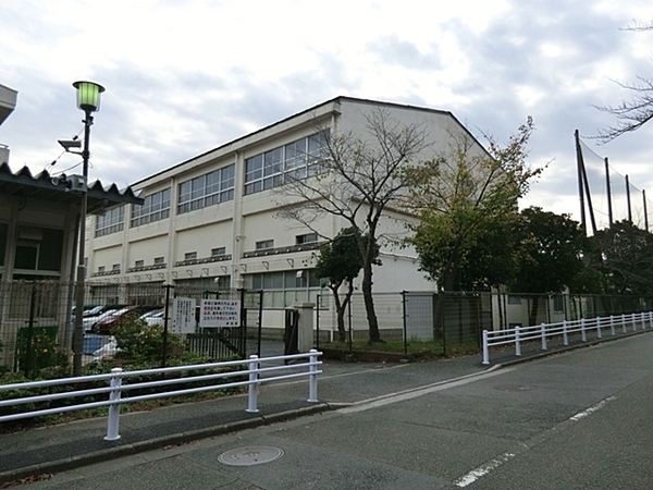 金沢区富岡西７丁目　全2棟B号棟(横浜市立富岡中学校)