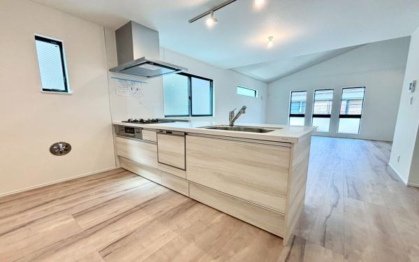 鶴見区　本町通１丁目　新築分譲住宅　２号棟
