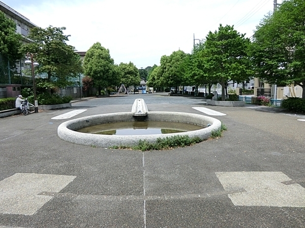 磯子区磯子２丁目(芦名橋公園)