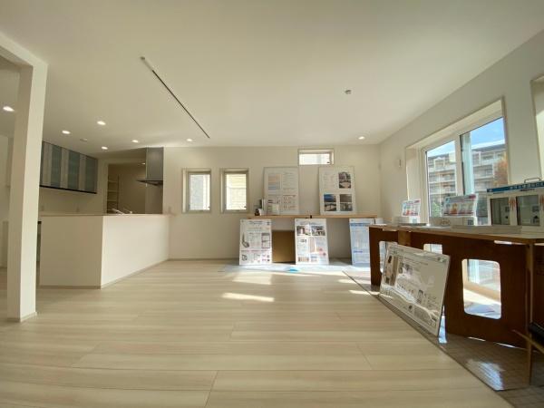 緑区十日市場町　全４棟A棟