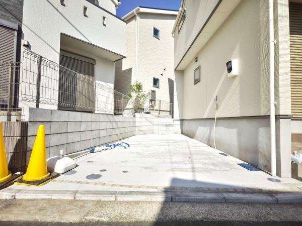 戸塚区汲沢８丁目　全３棟Ｂ棟