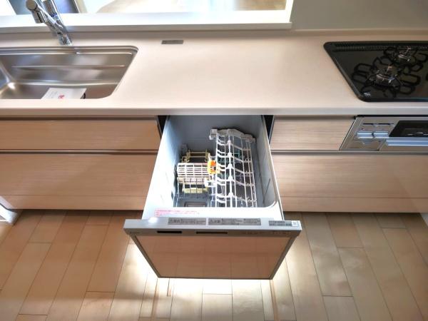 戸塚区汲沢８丁目　全３棟Ｂ棟