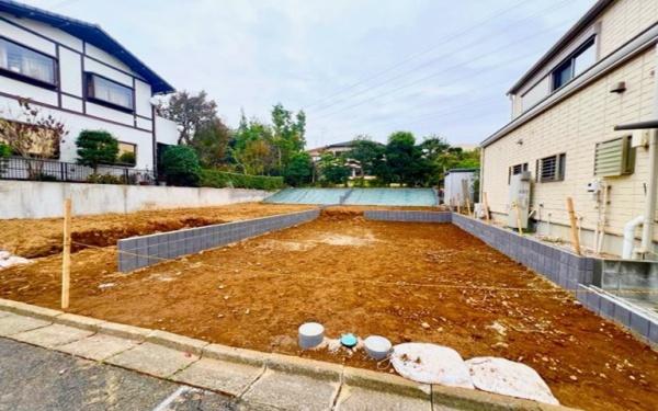 瀬谷区阿久和東2丁目　全2棟2号棟