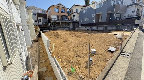 磯子区岡村2丁目　全2棟B号棟