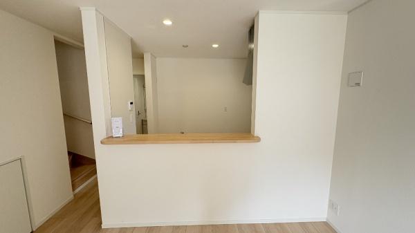 旭区上白根町　１号棟