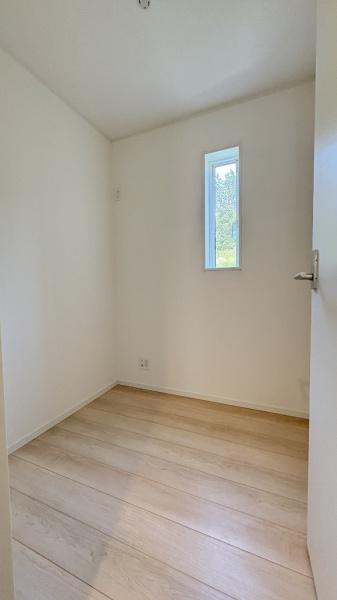 旭区上白根町　１号棟