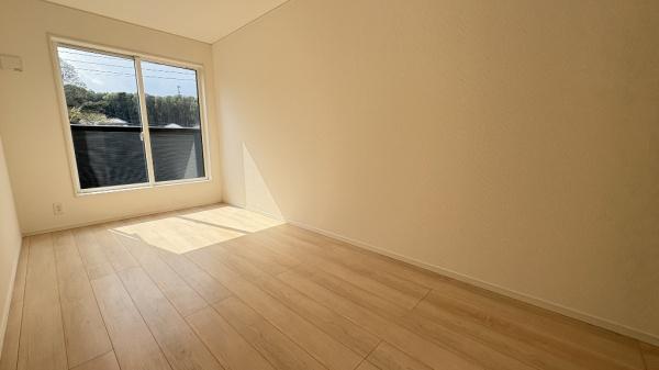 旭区上白根町　１号棟