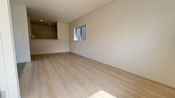 旭区上白根町　１号棟