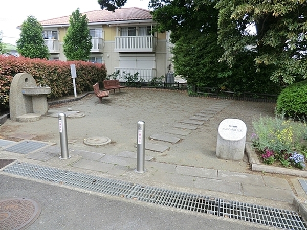 旭区鶴ケ峰１丁目(西川島町たぶの木陰公園)