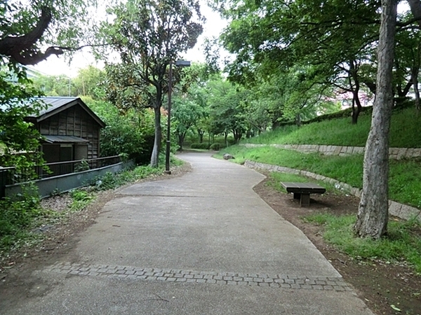 旭区鶴ケ峰１丁目(鶴ヶ峰公園)