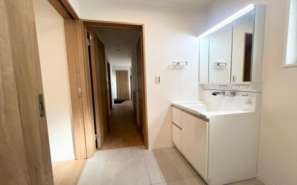 横浜市西区境之谷の中古一戸建て(洗面台・洗面所)