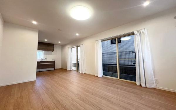 横浜市西区境之谷の中古一戸建て(リビング)