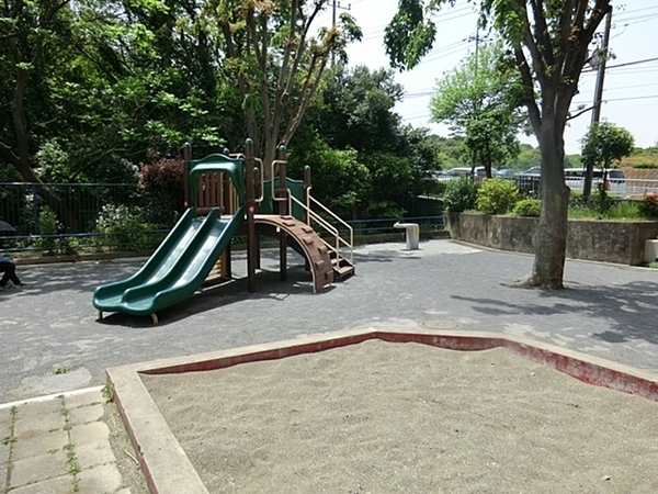 緑区寺山町2 全21棟18号棟(寺山町第三公園)