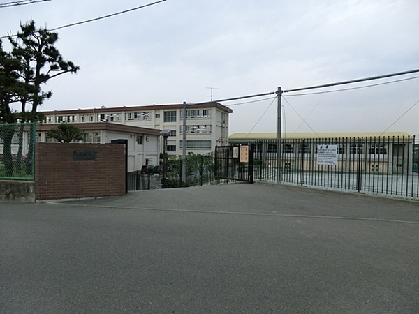 茅ケ崎市室田3丁目 全2棟1号棟(茅ヶ崎市立松林中学校)
