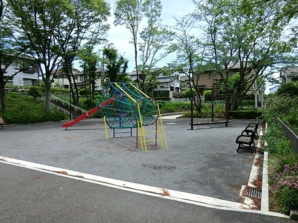 栄区東上郷町(庄戸第一公園)